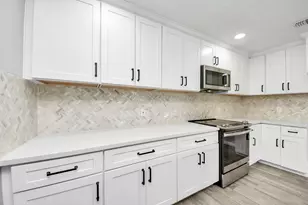 7906 Hammerly Blvd, Houston, TX 77055 - Photo 31