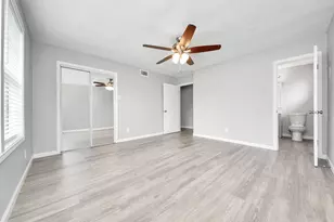 7906 Hammerly Blvd, Houston, TX 77055 - Photo 15