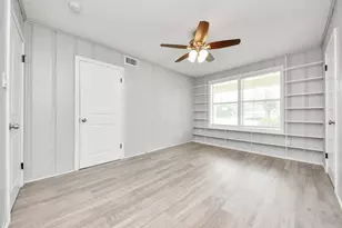 7906 Hammerly Blvd, Houston, TX 77055 - Photo 17