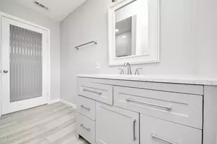 7906 Hammerly Blvd, Houston, TX 77055 - Photo 11