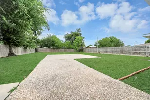7906 Hammerly Blvd, Houston, TX 77055 - Photo 35
