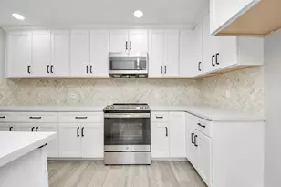 7906 Hammerly Blvd, Houston, TX 77055 - Photo 33
