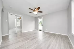 7906 Hammerly Blvd, Houston, TX 77055 - Photo 9