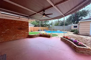 9917 Cedardale Dr, Houston, TX 77055 - Photo 19