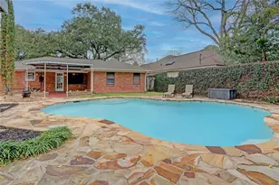 9917 Cedardale Dr, Houston, TX 77055 - Photo 21