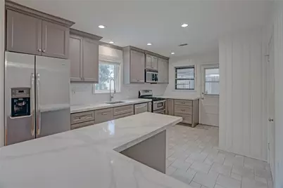 9917 Cedardale Drive, Houston, TX 77055 - Photo 7