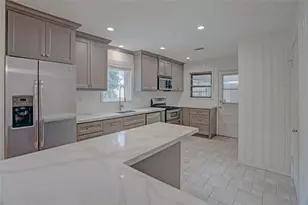 9917 Cedardale Dr, Houston, TX 77055 - Photo 7