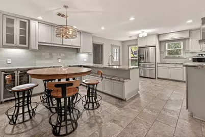 717 W 30th Street, Houston, TX 77018 - Photo 9