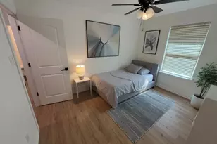 8125 Sunnyhill St, Houston, TX 77088 - Photo 7