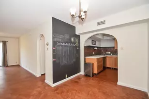 2601 Bellefontaine St, Houston, TX 77025 - Photo 9