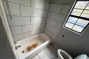 716 E Republic Ave, Baytown, TX 77520 - Photo 9