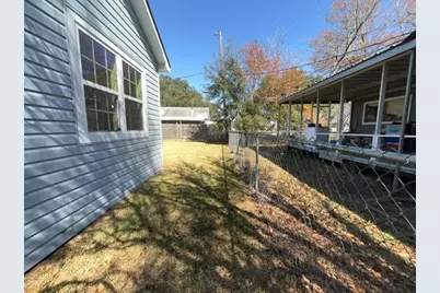 716 E Republic Avenue, Baytown, TX 77520 - Photo 3