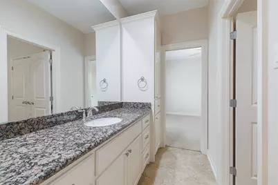 11207 Tramonto Drive, Houston, TX 77042 - Photo 9