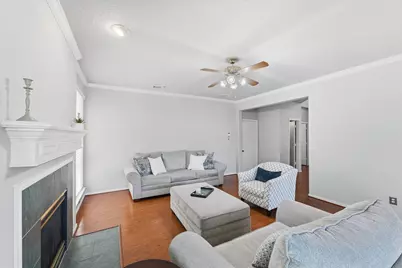 2426 Mills Creek Drive, Houston, TX 77339 - Photo 9