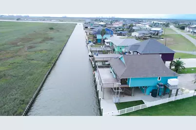 1682 Blue Water Drive Drive, Freeport, TX 77541 - Photo 5