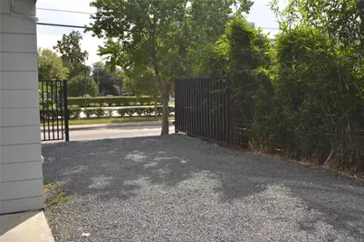 1316 Cleveland Street #C, Houston, TX 77019 - Photo 33