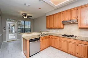 27 W Rumple Creek Pl, The Woodlands, TX 77381 - Photo 11