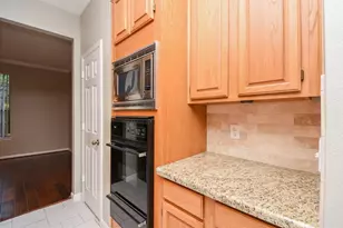 27 W Rumple Creek Pl, The Woodlands, TX 77381 - Photo 13