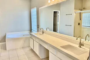 27 W Rumple Creek Pl, The Woodlands, TX 77381 - Photo 15