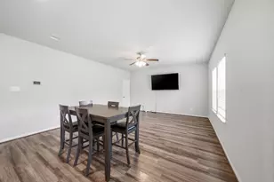 1812 Kingsford Prairie Ct, Pearland, TX 77089 - Photo 3