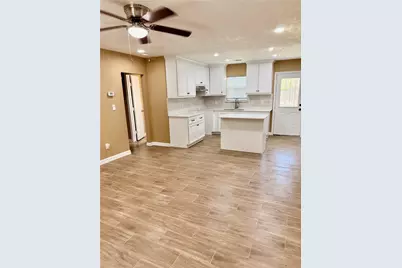 7922 Jutland Road Road, Houston, TX 77033 - Photo 5