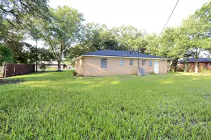 409 La Bradford Dr, Bay City, TX 77414 - Photo 19