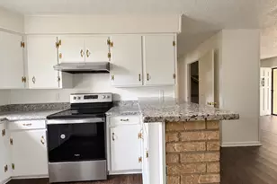 409 La Bradford Dr, Bay City, TX 77414 - Photo 5