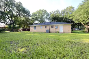 409 La Bradford Dr, Bay City, TX 77414 - Photo 17