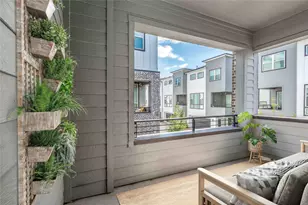 2471 W 11th St, Houston, TX 77008 - Photo 13