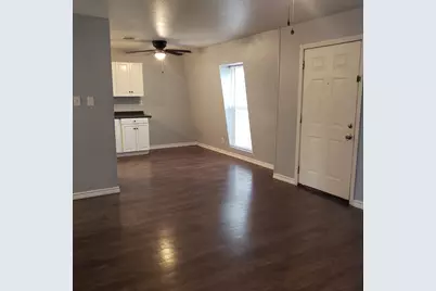 2111 25th Avenue N #5, Texas City, TX 77590 - Photo 3