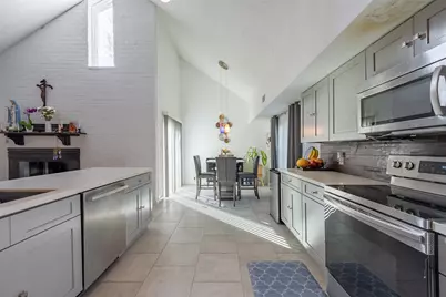 2111 Gray Falls Drive, Houston, TX 77077 - Photo 11