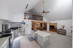 2111 Gray Falls Dr, Houston, TX 77077 - Photo 13