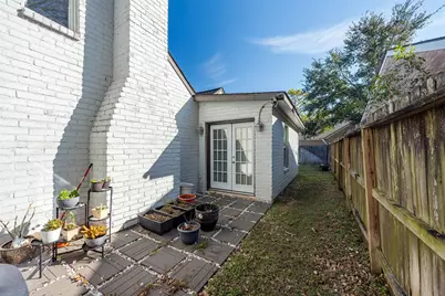2111 Gray Falls Drive, Houston, TX 77077 - Photo 15