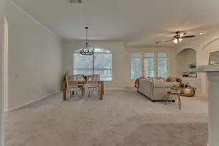 27 S Belfair Pl, The Woodlands, TX 77382 - Photo 5