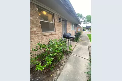 1102 W Tri Oaks Lane #103, Houston, TX 77043 - Photo 21
