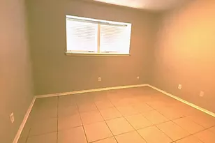 1102 W Tri Oaks Ln, Houston, TX 77043 - Photo 15