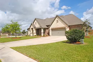 2803 Quartz Rdg Dr, Rosharon, TX 77583 - Photo 3