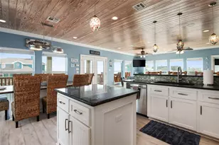 2703 Gillespie, Crystal Beach, TX 77650 - Photo 21