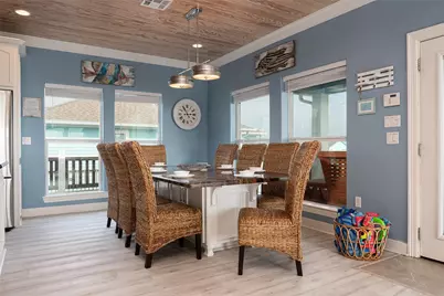 2703 Gillespie, Crystal Beach, TX 77650 - Photo 17