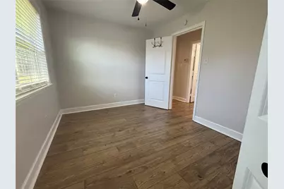 426 N Holland Street, Bellville, TX 77418 - Photo 19