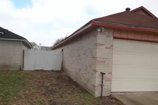 8322 Sandy Glen Ln, Houston, TX 77071 - Photo 3