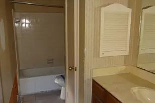 8322 Sandy Glen Ln, Houston, TX 77071 - Photo 17