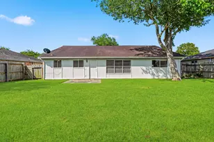 10107 Willmont Rd, La Porte, TX 77571 - Photo 13