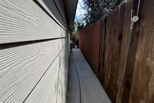 7518 Gracia St, Houston, TX 77037 - Photo 13