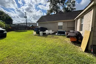 7518 Gracia St, Houston, TX 77037 - Photo 5