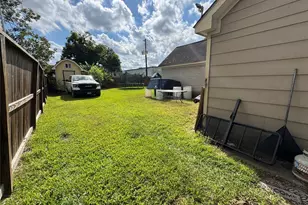 7518 Gracia St, Houston, TX 77037 - Photo 9