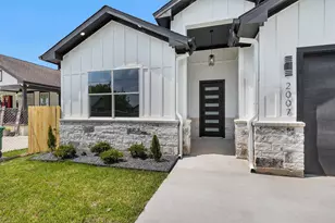 2007 King St, Houston, TX 77026 - Photo 3