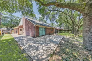 9319 Bayou Bluff Dr, Spring, TX 77379 - Photo 25