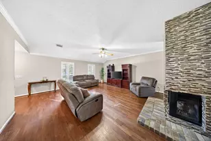 9319 Bayou Bluff Dr, Spring, TX 77379 - Photo 9