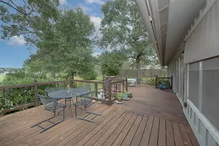 303 Lakeshore Dr, Taylor Lake Village, TX 77586 - Photo 37